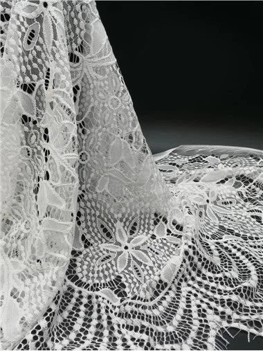 बरौनी फीता कपड़ा